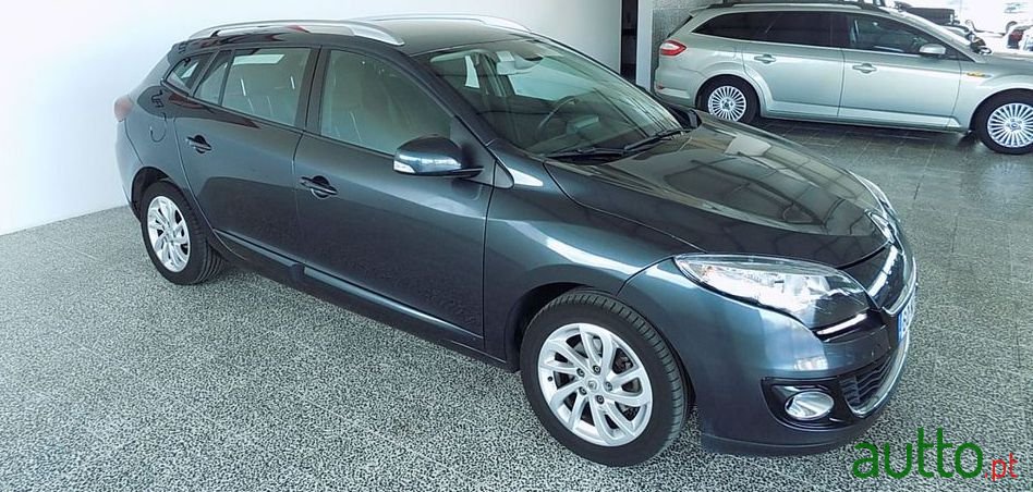 2013' Renault Megane Sport Tourer photo #2