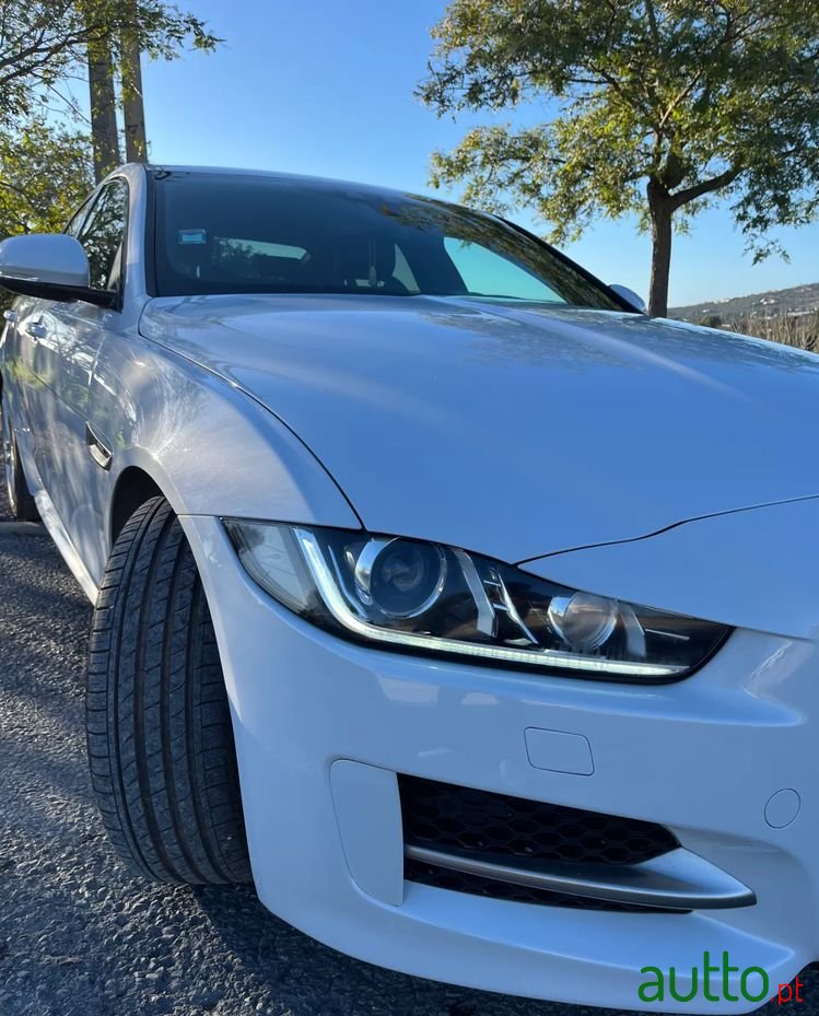 2016' Jaguar XE photo #2