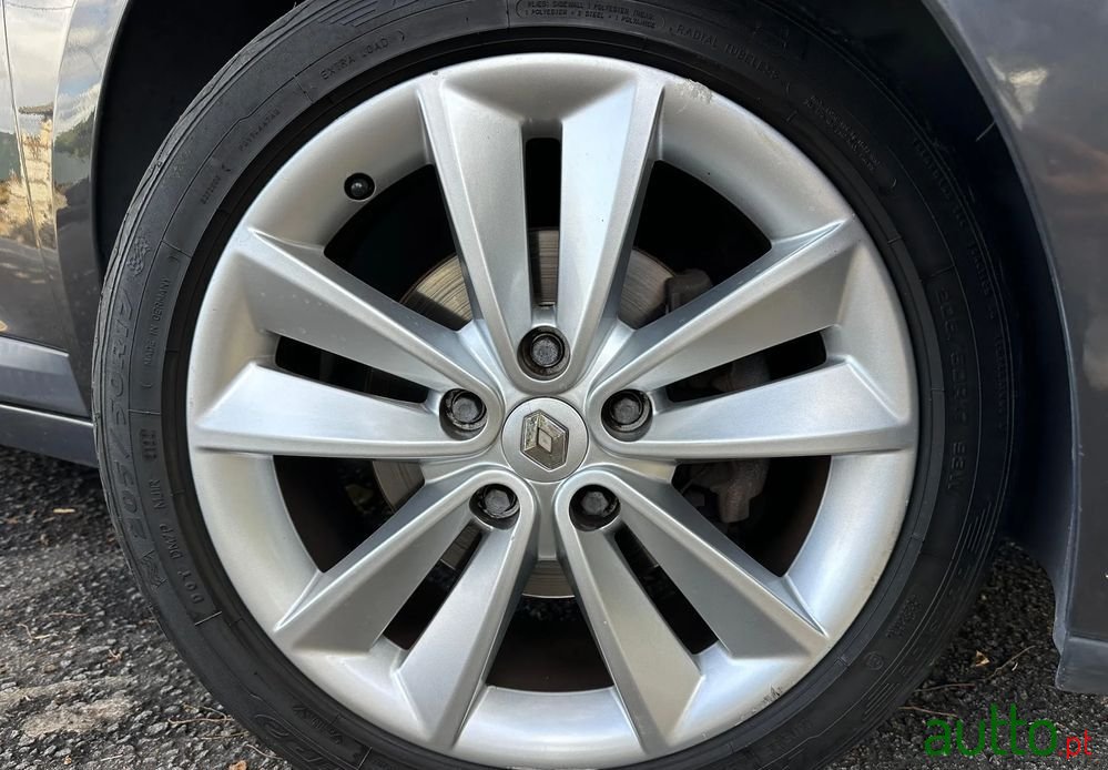 2010' Renault Mégane Sport Tourer photo #3