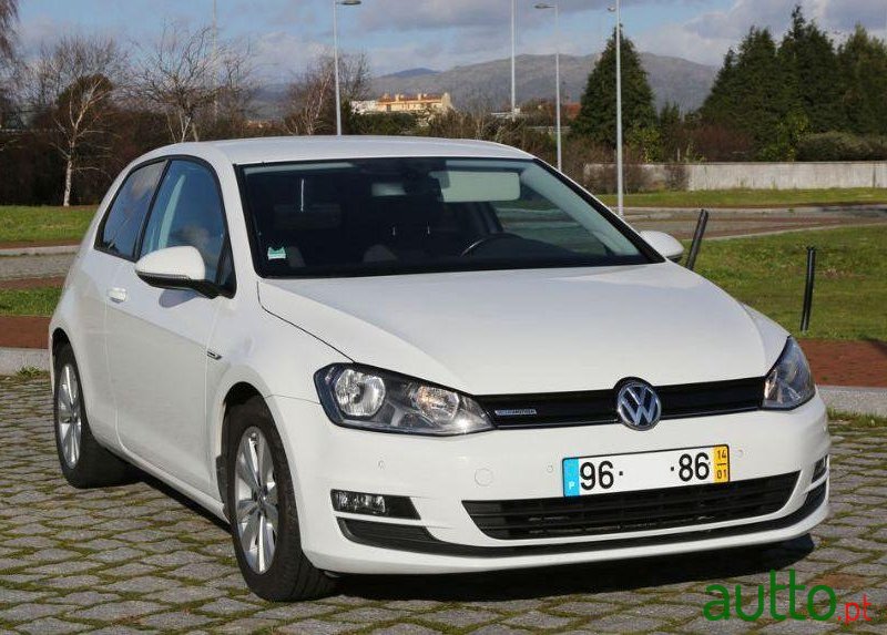 2014' Volkswagen Golf photo #3