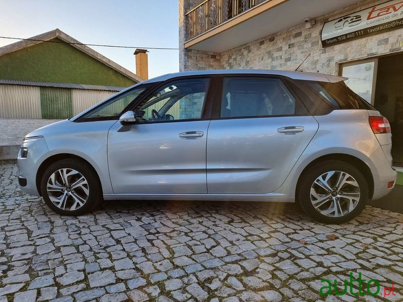 2015' Citroen C4 Picasso photo #4