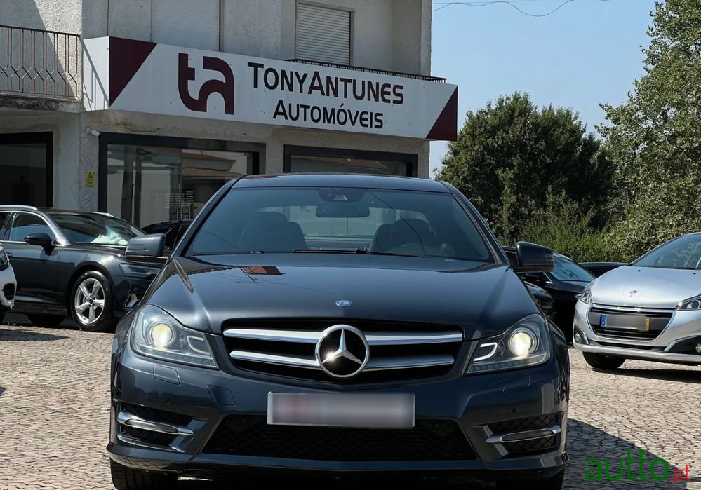 2012' Mercedes-Benz Classe C photo #6