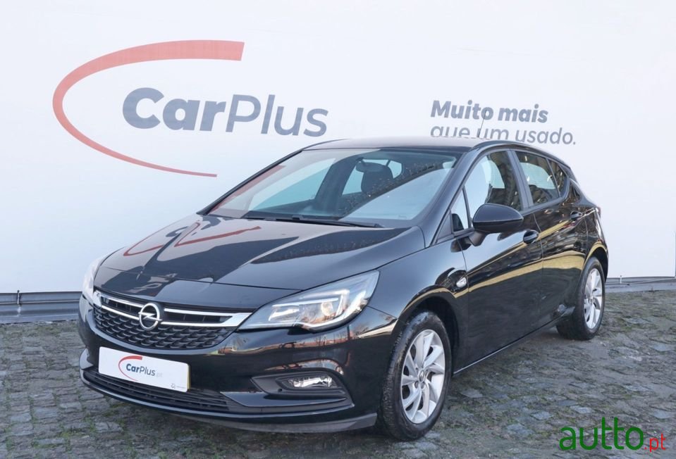 2019' Opel Astra photo #1
