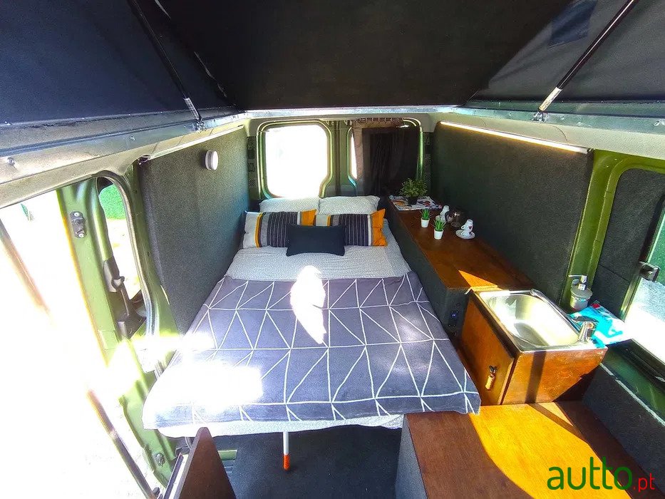 2012' Mercedes-Benz Sprinter photo #6