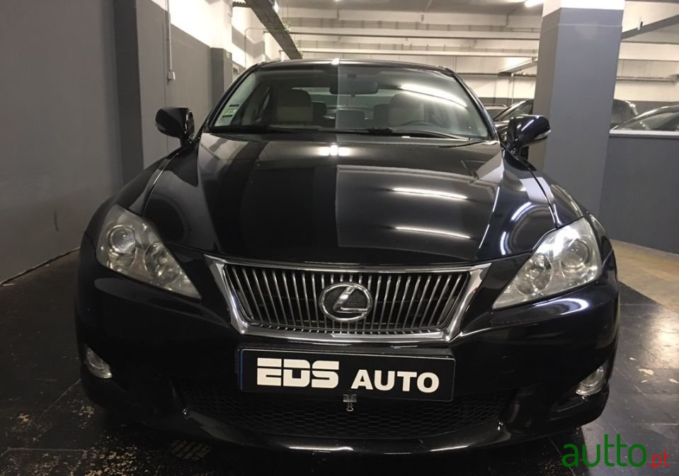 2009' Lexus Is-220 photo #3