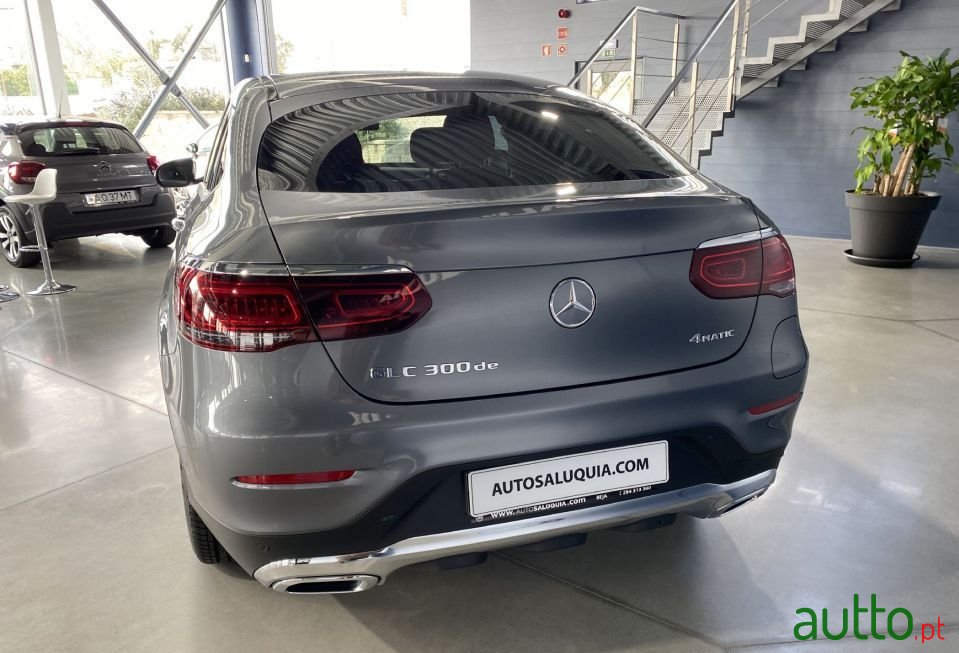 2022' Mercedes-Benz GLC 300 photo #4