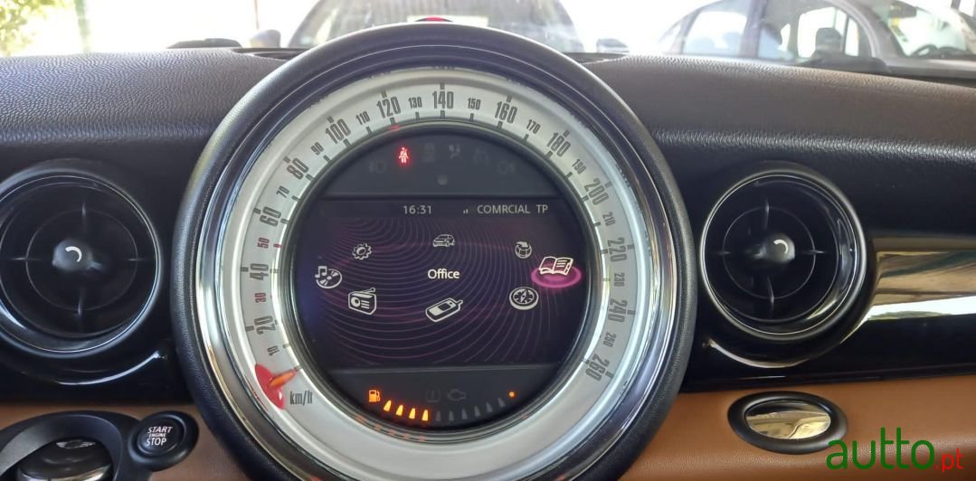 2012' MINI Cooper photo #2