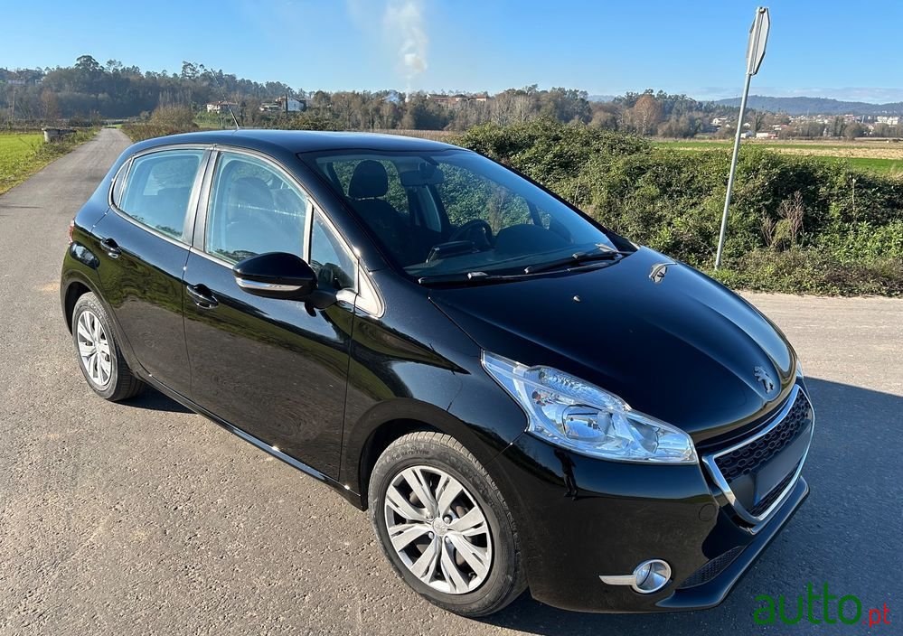 2014' Peugeot 208 1.2 Puretech Active photo #1