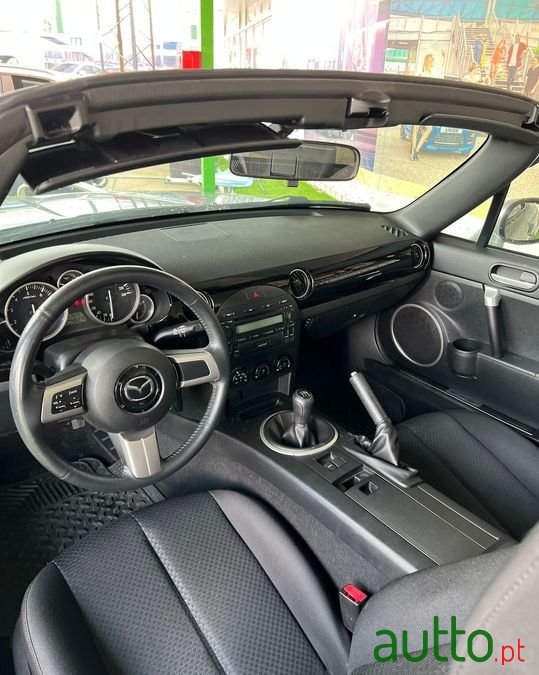 2006' Mazda MX-5 photo #6