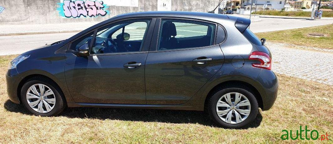 2014' Peugeot 208 1.6 Ehdi photo #3