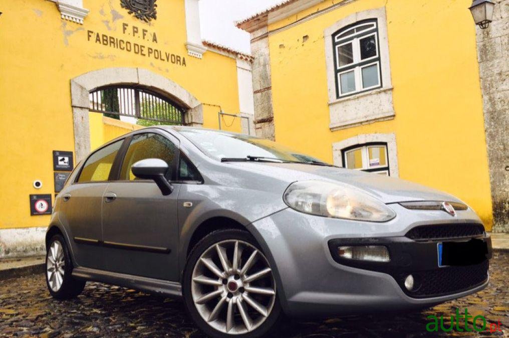 2010' Fiat Punto 1.3 M-Jet Sport photo #3