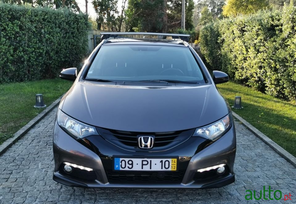 2014' Honda Civic Tourer photo #3