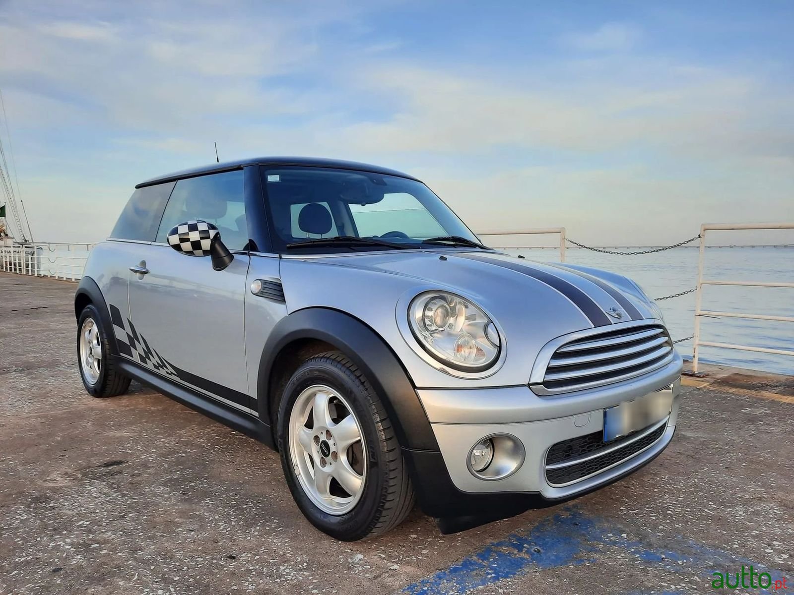 2009' MINI Cooper photo #1