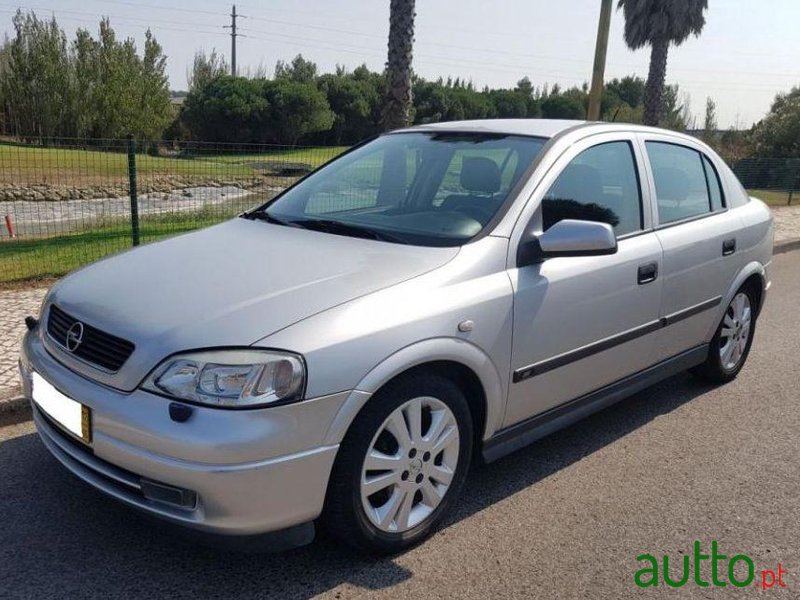 2002' Opel Astra 1.4 Sport photo #2