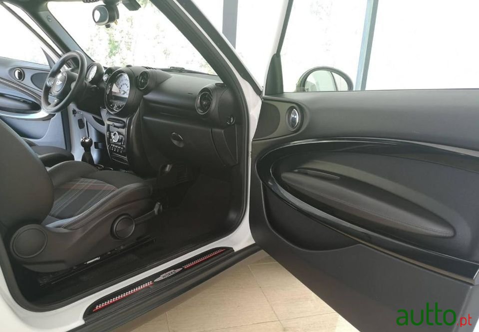 2013' MINI Paceman photo #4