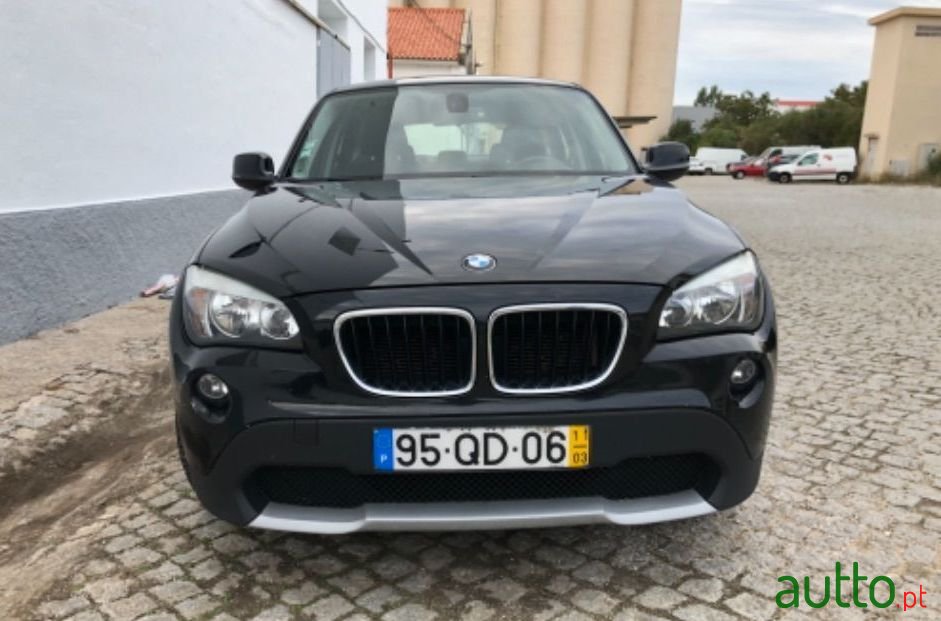 2011' BMW X1 photo #1