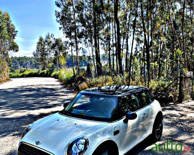 2016' MINI Cooper D photo #3