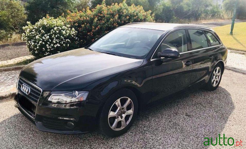 2011' Audi A4 Avant photo #1