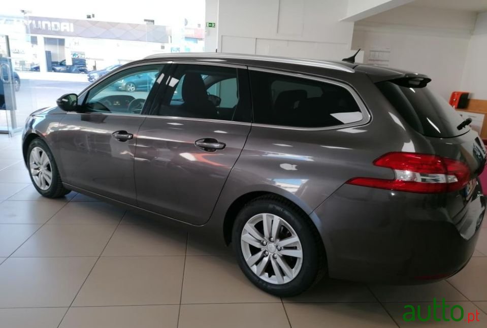 2014' Peugeot 308 Sw photo #5