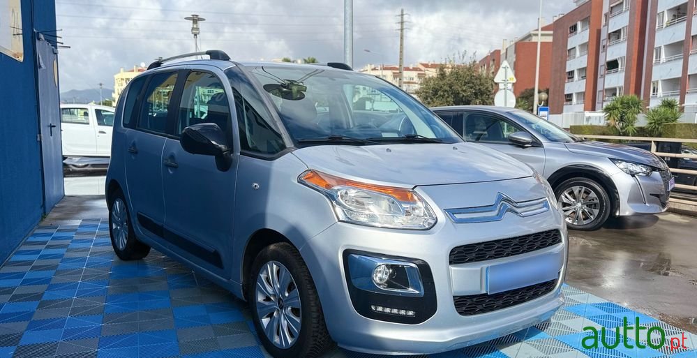 2017' Citroen C3 Picasso photo #1