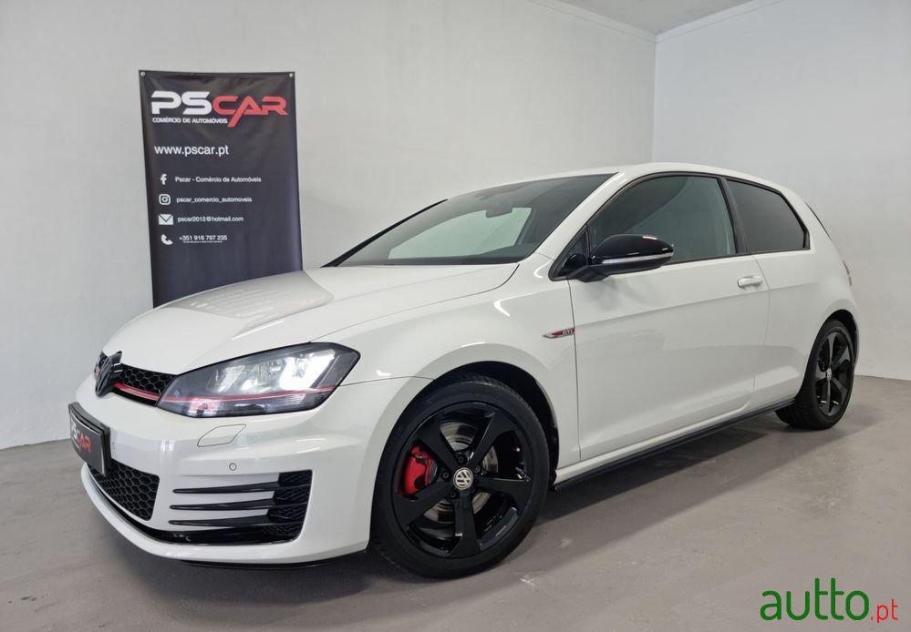 2013' Volkswagen Golf 2.0 Tsi Gti photo #1