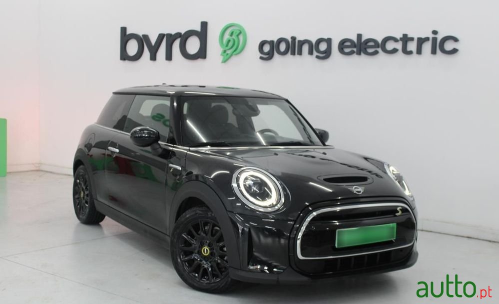2022' MINI Cooper 3 Portas photo #1