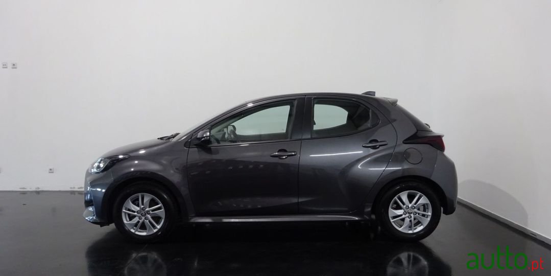 2021' Toyota Yaris photo #3