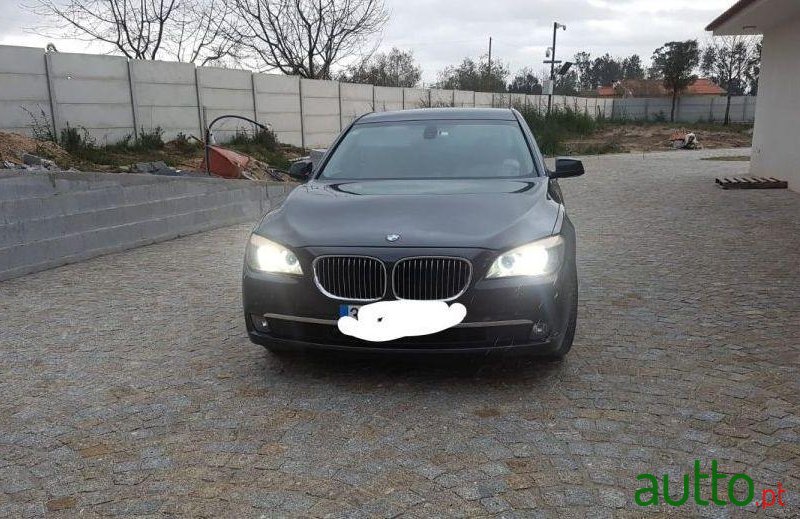 2009' BMW 730 F01 photo #1