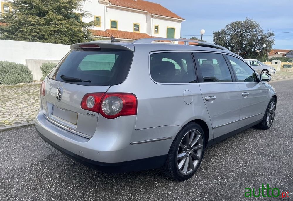 2008' Volkswagen Passat Variant photo #5