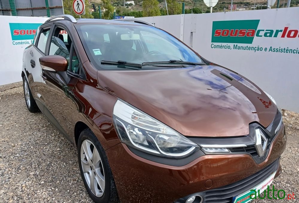 2013' Renault Clio Sport Tourer photo #3