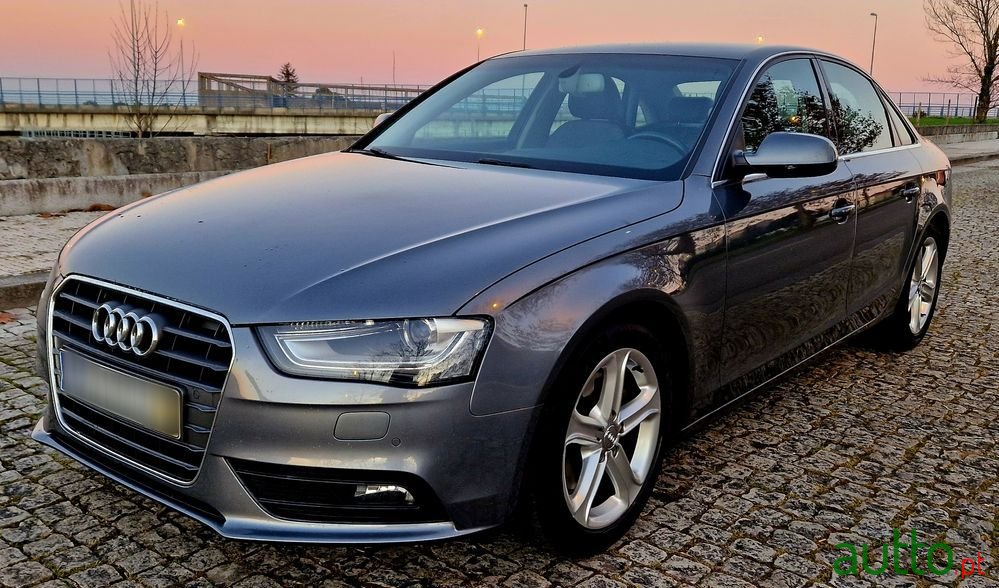 2012' Audi A4 photo #1