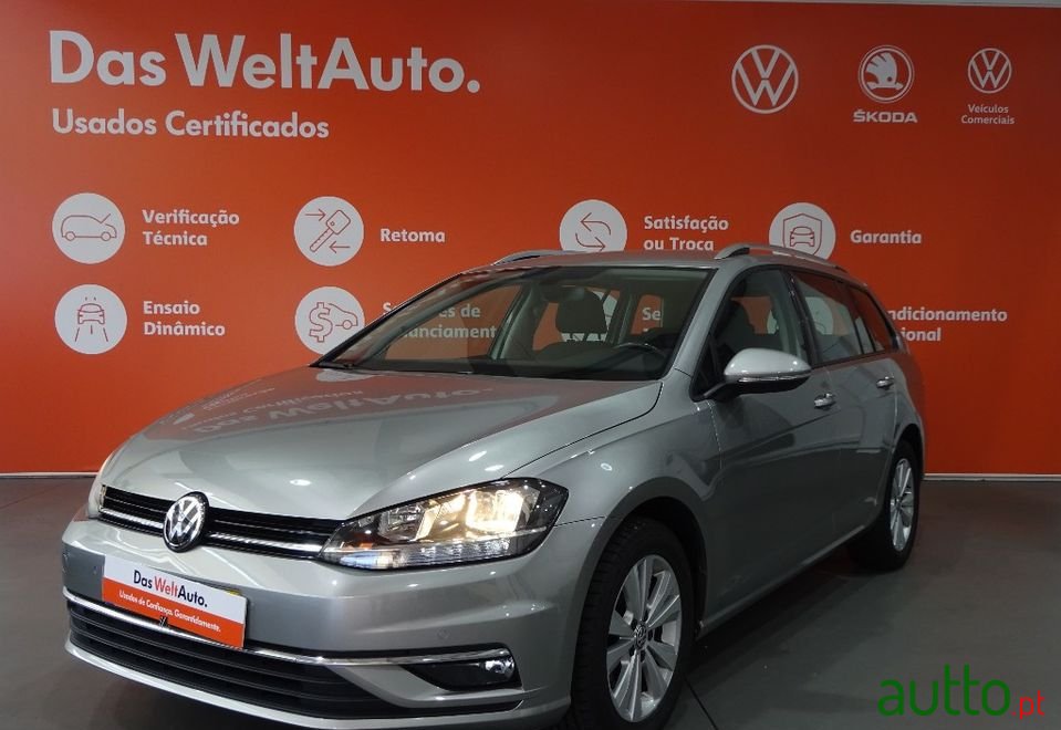 2017' Volkswagen Golf Variant photo #1