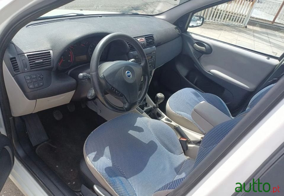 2005' Fiat Stilo Multiwagon photo #6
