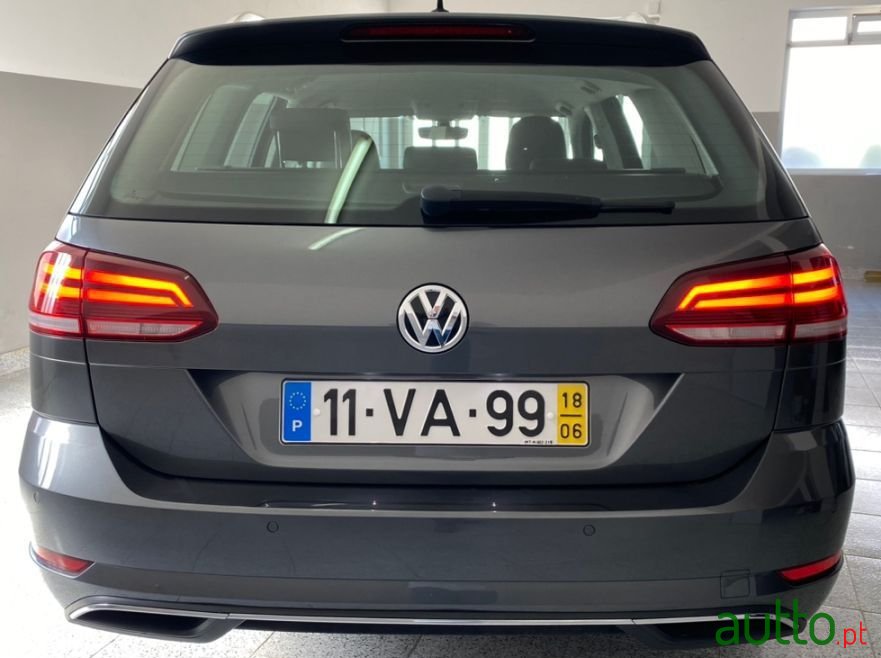 2018' Volkswagen Golf photo #5