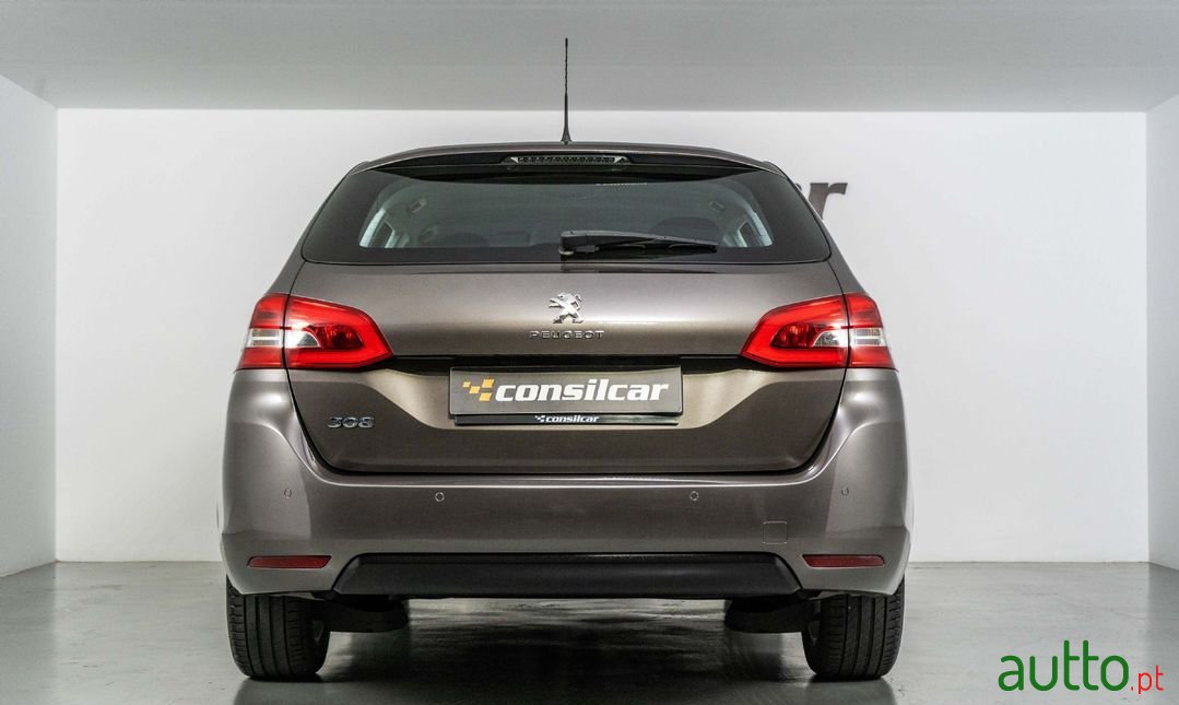 2014' Peugeot 308 Sw photo #3