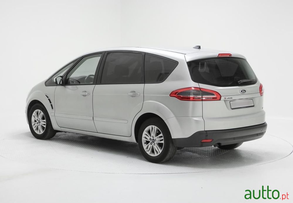 2013' Ford S-Max photo #2