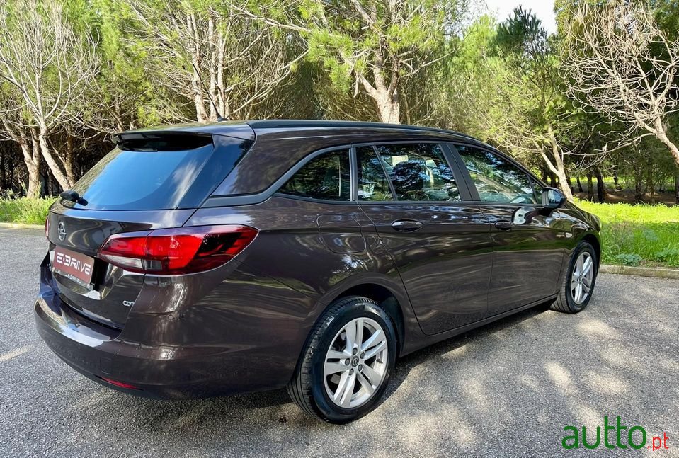 2017' Opel Astra Sports Tourer photo #4