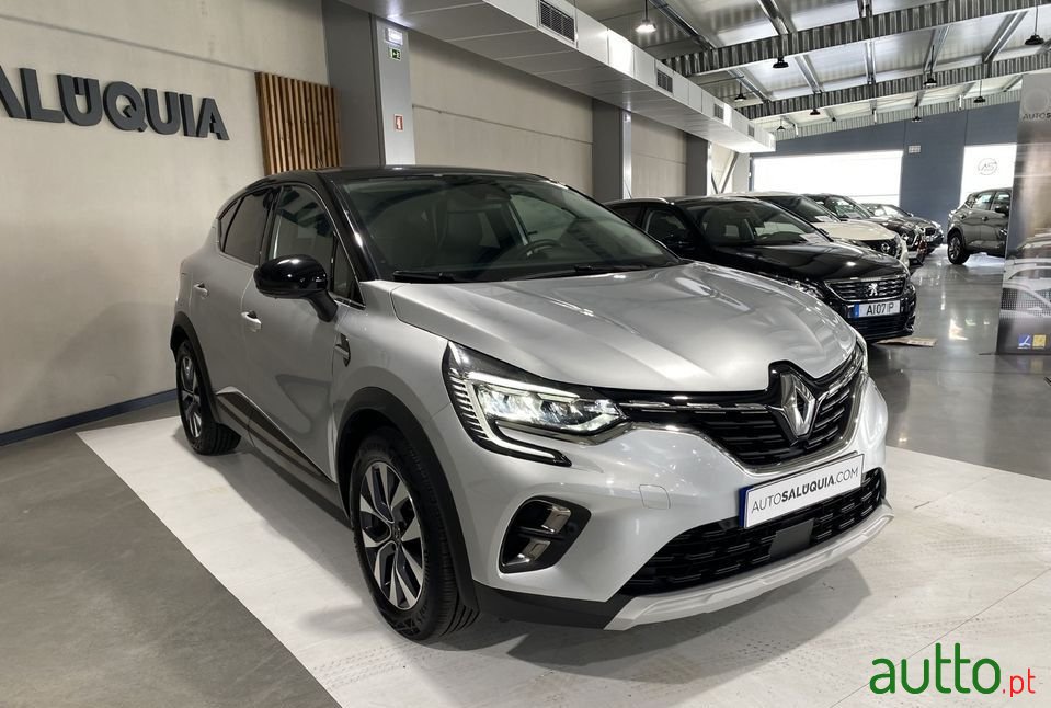 2020' Renault Captur photo #5
