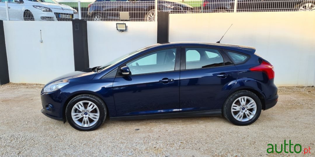 2012' Ford Focus photo #2