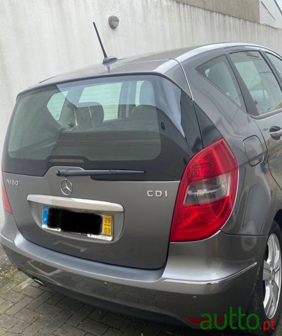 2009' Mercedes-Benz A-180 photo #4