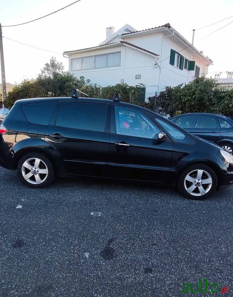 2009' Ford S-Max photo #4