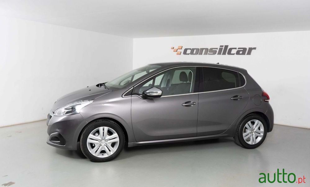 2019' Peugeot 208 photo #6