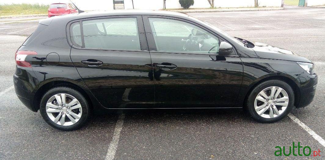 2017' Peugeot 308 1.6Ehdi photo #3