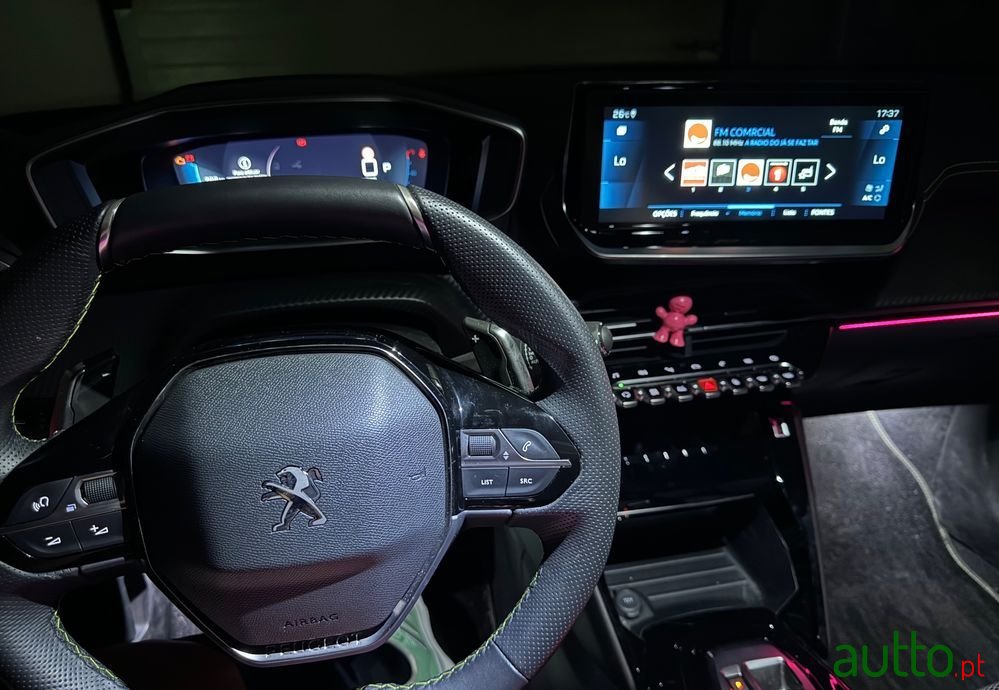 2023' Peugeot 2008 photo #5