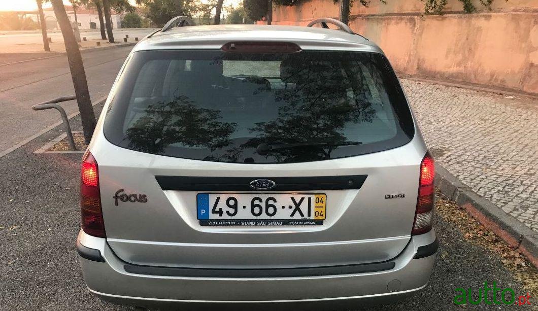 2004' Ford Focus Sw photo #2