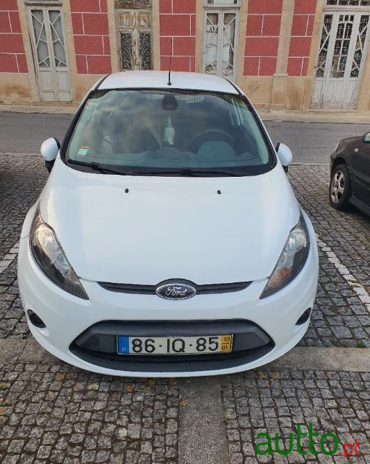 2010' Ford Fiesta photo #3