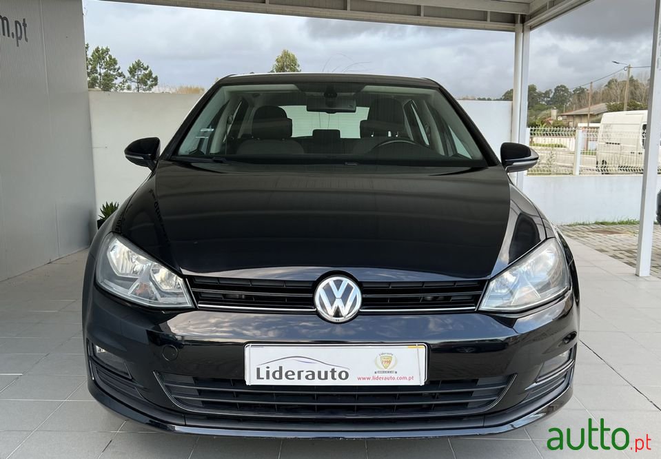 2013' Volkswagen Golf photo #2