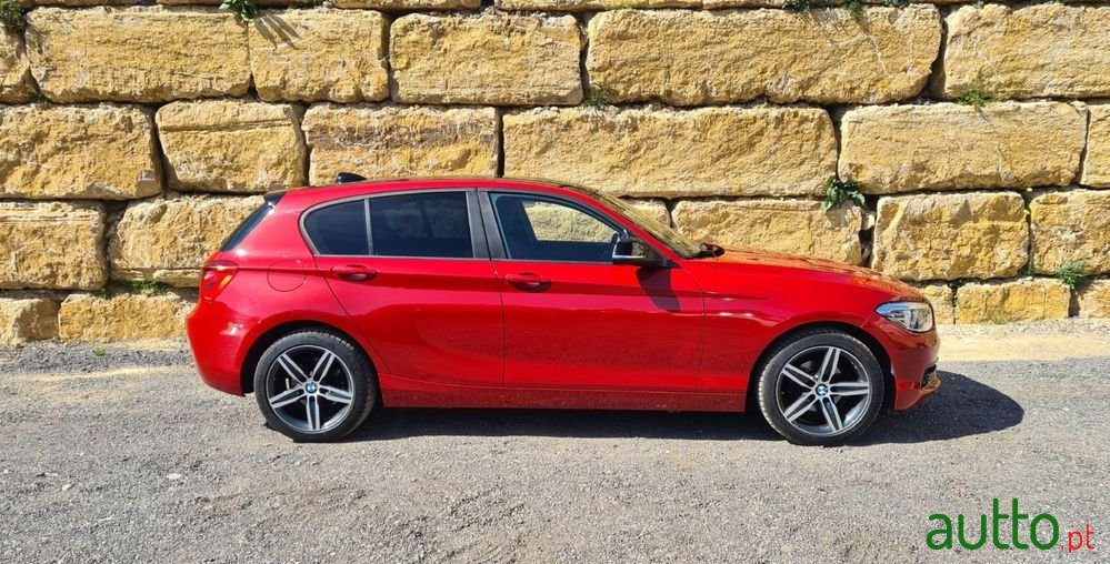 2017' BMW 118 D Line Sport photo #3