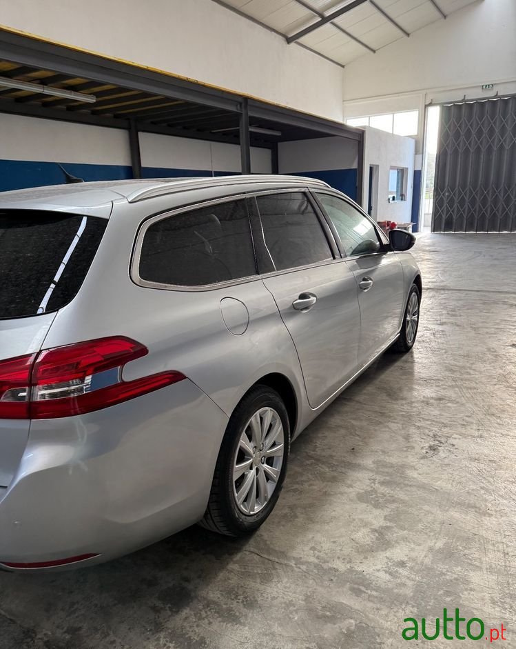 2016' Peugeot 308 photo #4