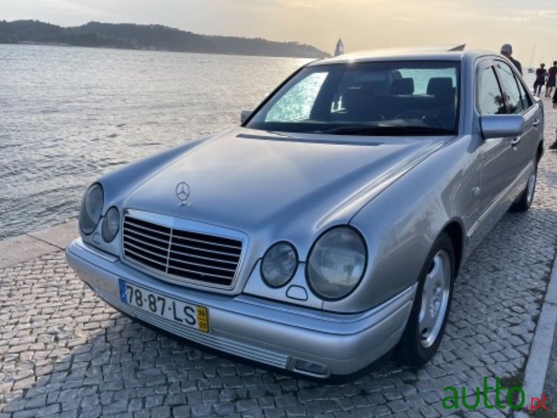 1998' Mercedes-Benz E-300 photo #3